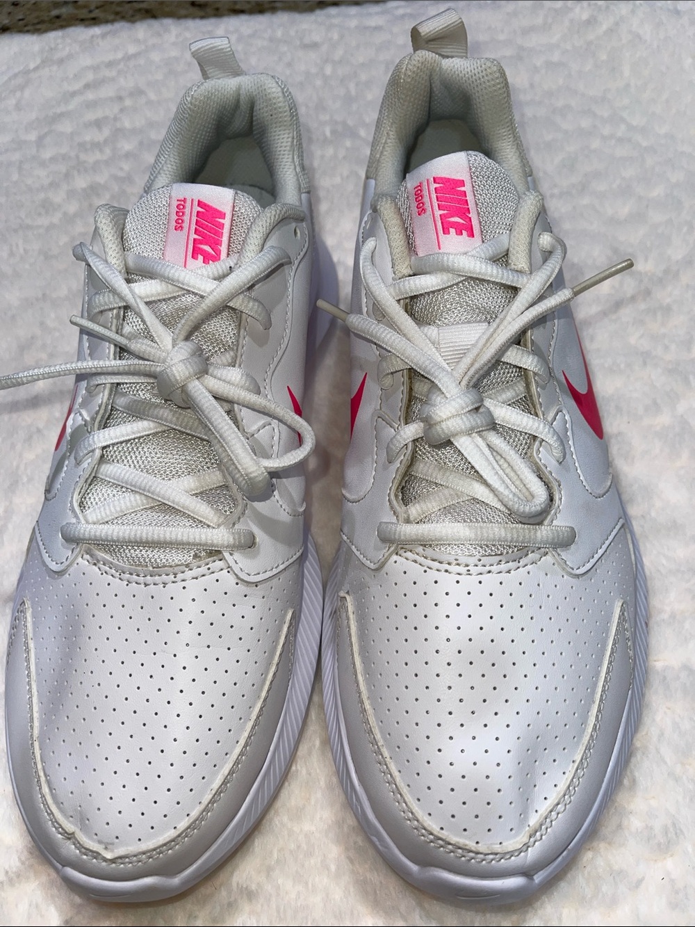 Nike Todos Sneakers